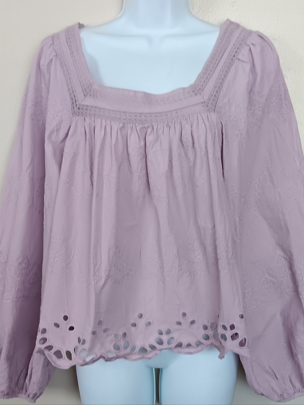 Universal Thread Women’s Lavender Ballon Sleeve Eyelet Embroidered  Blouse Top L